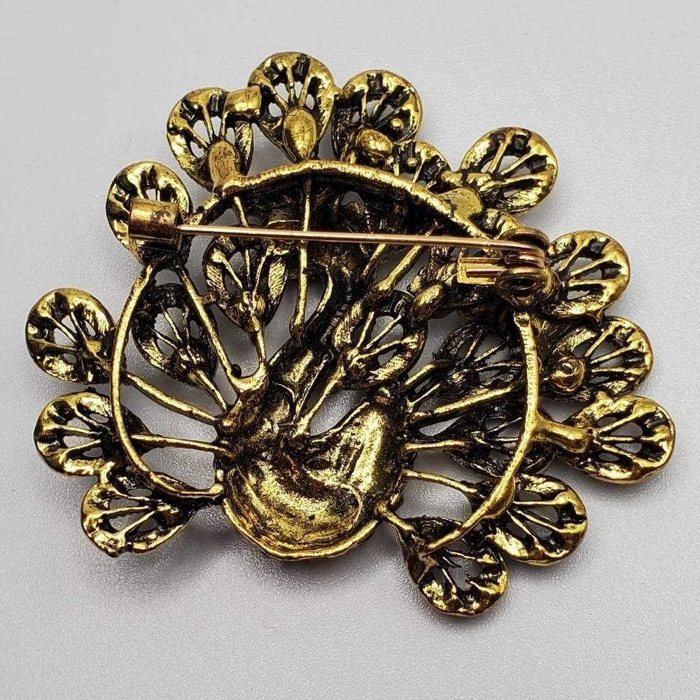 Gorgeous Peacock Gem Brooch